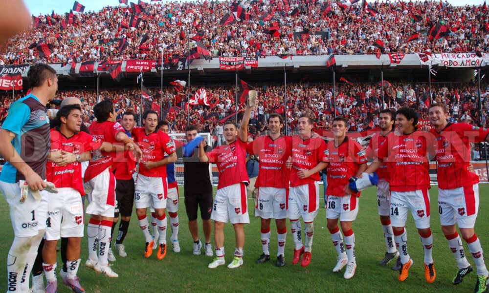 Hoy se conmemora el día del hincha de Douglas Haig