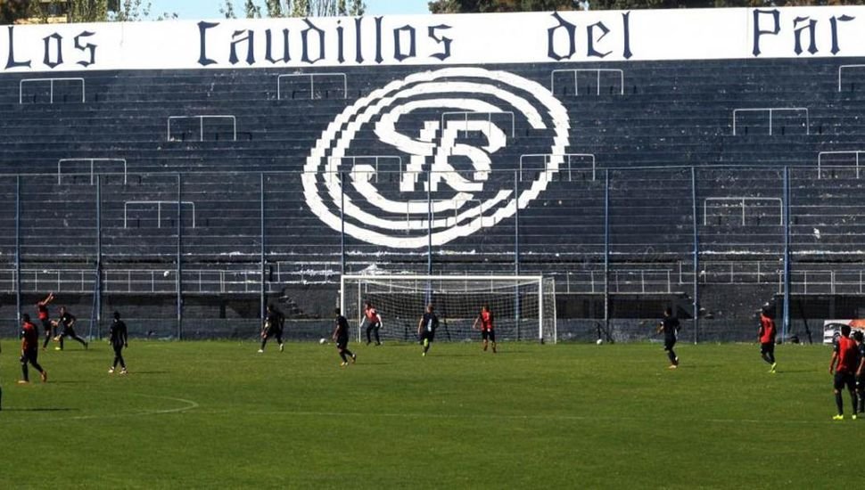 El plantel de Independiente Rivadavia de Mendoza exige cobrar su sueldo