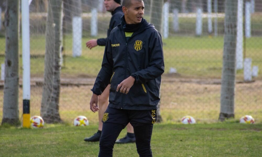 Pepe Ledesma se despidió de Olimpo de Bahía Blanca