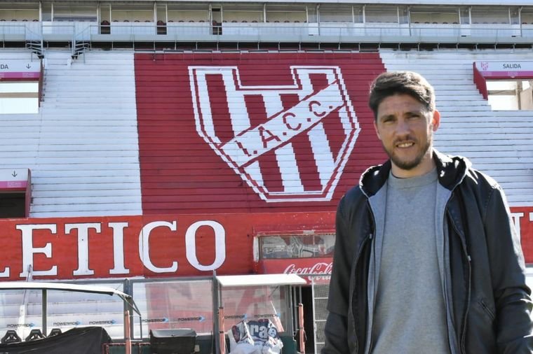 Gonzalo Castillejos se convirtió en nuevo refuerzo de “La Gloria”