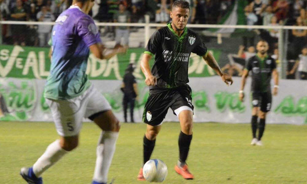 Ya son cinco los refuerzos de For Ever: llegó Emmanuel Díaz