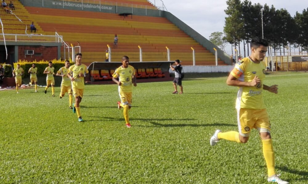 Crucero del Norte no podrá incorporar jugadores por una prohibición de FIFA