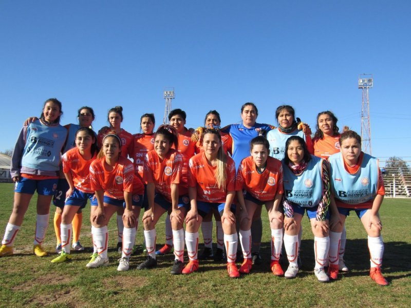 A un año del primer torneo femenino de la Confluencia, Deportivo Roca celebra su aniversario 46º