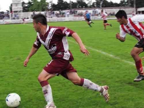 Juan Aguirre vuelve a Defensores de Belgrano de Villa Ramallo