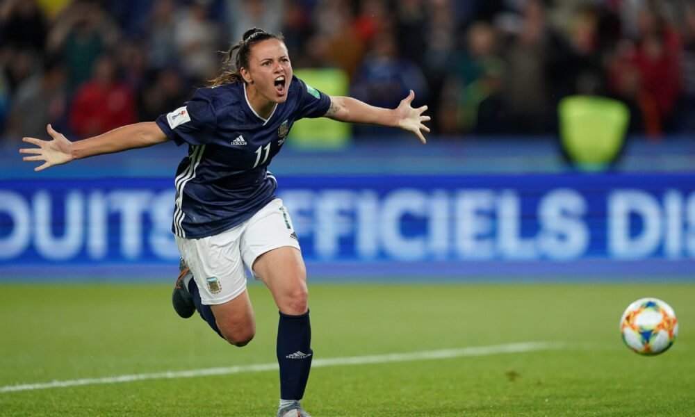 El gol «maradoniano» de Florencia Bonsegundo