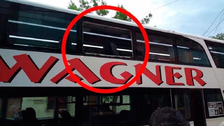 Indignación por ladrillazos al colectivo en el que viajó el plantel del Club Atlético Güemes