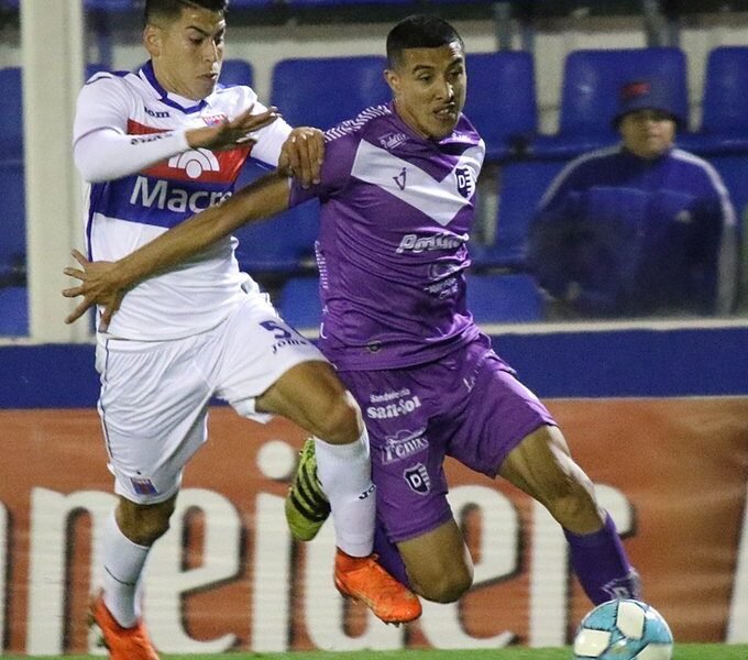 Tigre goleó a Villa Dálmine y se acerca a la cima