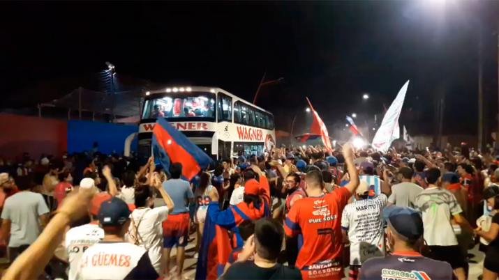 La euforia de los hinchas de Güemes en Santiago del Estero