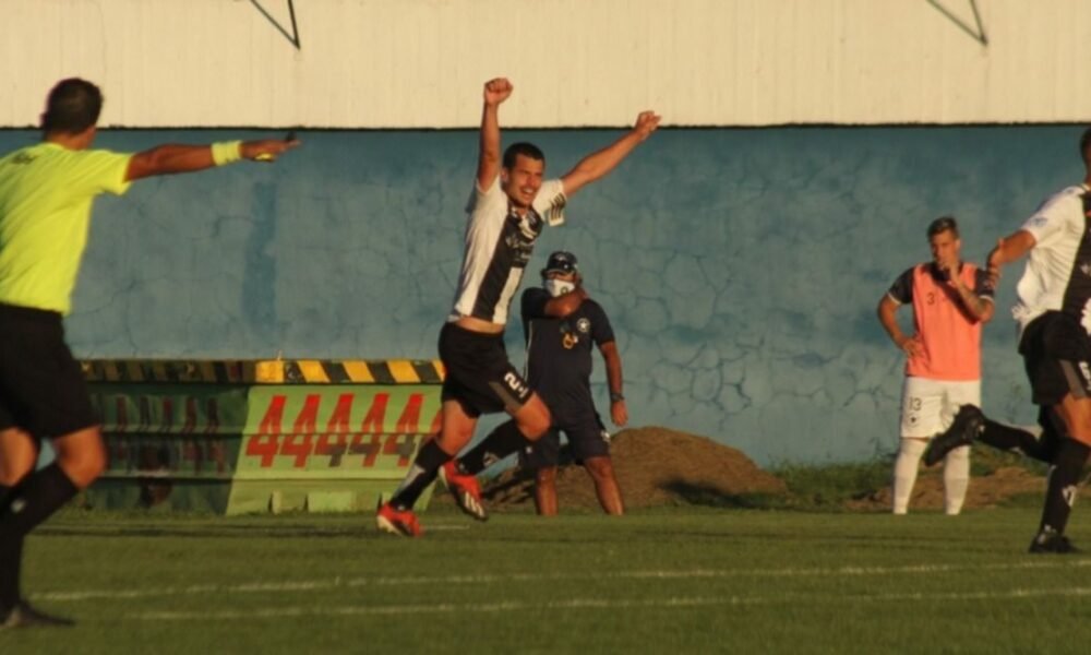 Liniers venció a domicilio a Racing de Olavarría