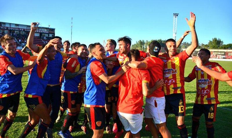Sarmiento fue mucho más que Douglas Haig y es semifinalista del Federal A