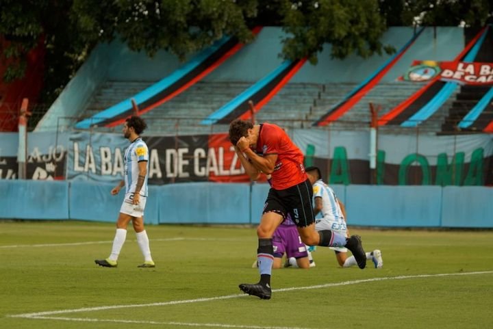 Brown venció a Gimnasia y sigue prendido