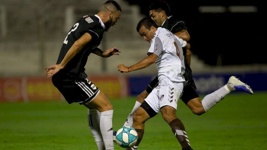 Platense derrotó a Riestra por penales y se metió en Semis