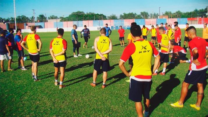 Primer ensayo de fútbol y firmas de cinco refuerzos en Güemes