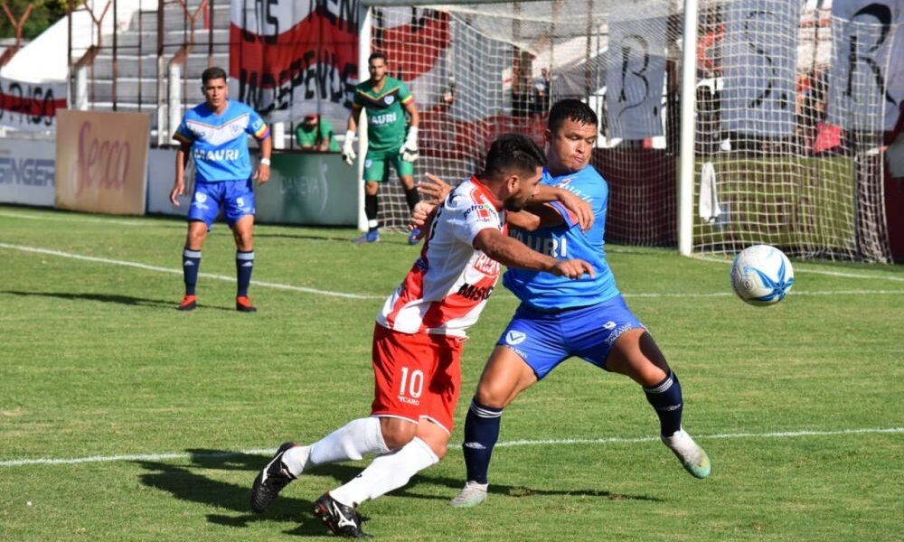 Victoria igualó 2-2 con Guaraní e hipotecó la clasificación del Franjeado