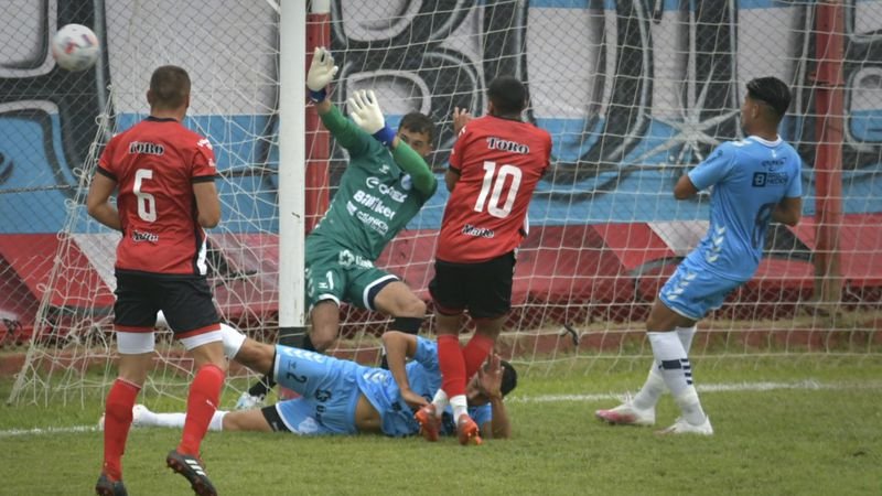 Maipú perdió con Temperley en su debut como local
