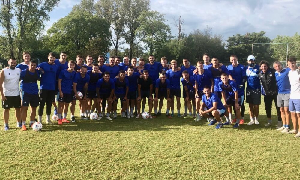 Rumbo a Córdoba: Romero pasó a saludar al plantel de la Crema y se suma a Belgrano