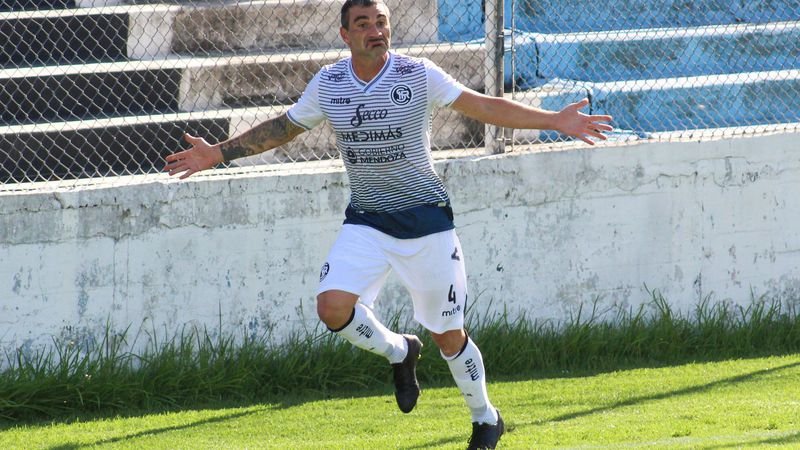 Triunfazo y punta para la Lepra: Independiente Rivadavia derrotó a Almagro y lidera la Zona B