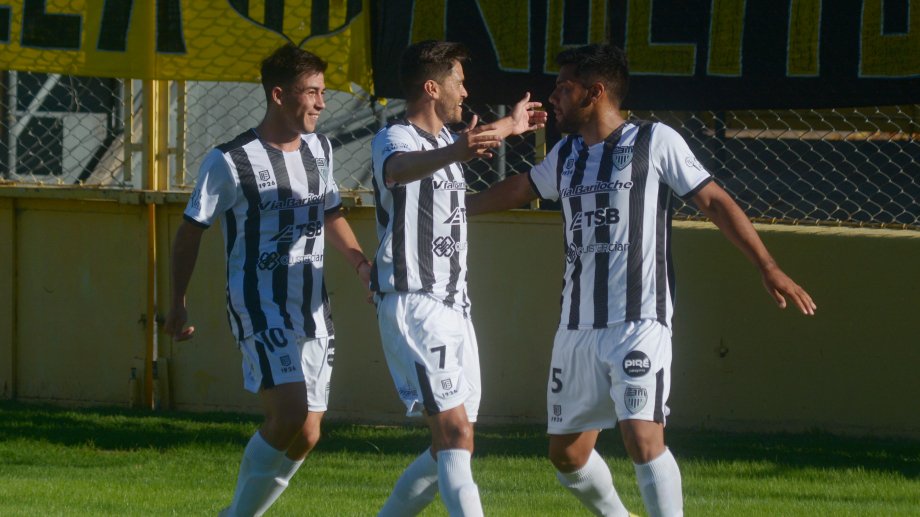 Cipolletti goleó a Olimpo en Bahía Blanca