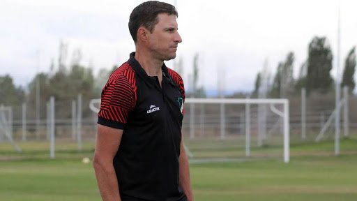 Theiler no seguirá en el banco de Maipú