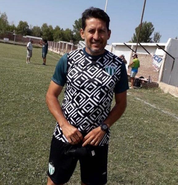Estudiantes de San Luis fue goleado y se quedó sin DT