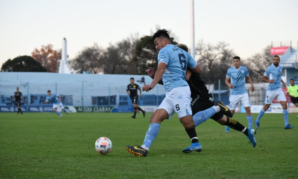 Estudiantes de Río Cuarto no paso del cero ante Almirante Brown en el Candini