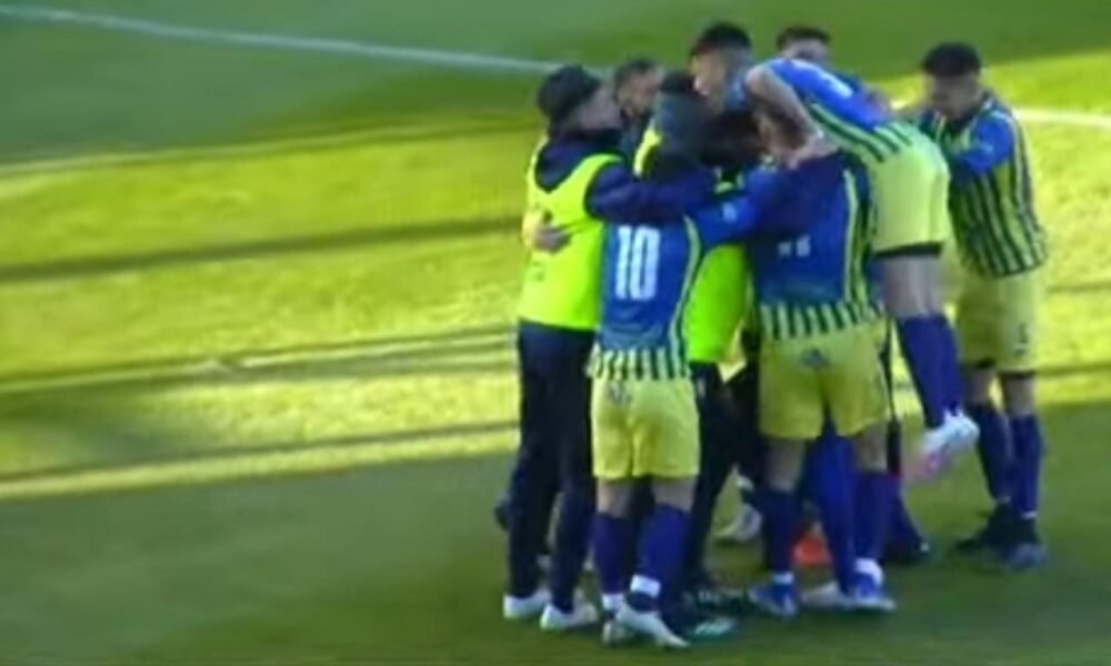 Juventud de San Luis ganó, goleó, gustó y bailó cuarteto en el clásico