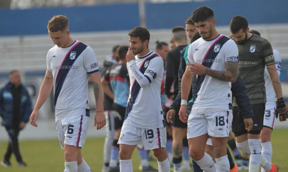 Dura caída en Madryn: La Banda cayó por goleada frente a Brown de Adrogué