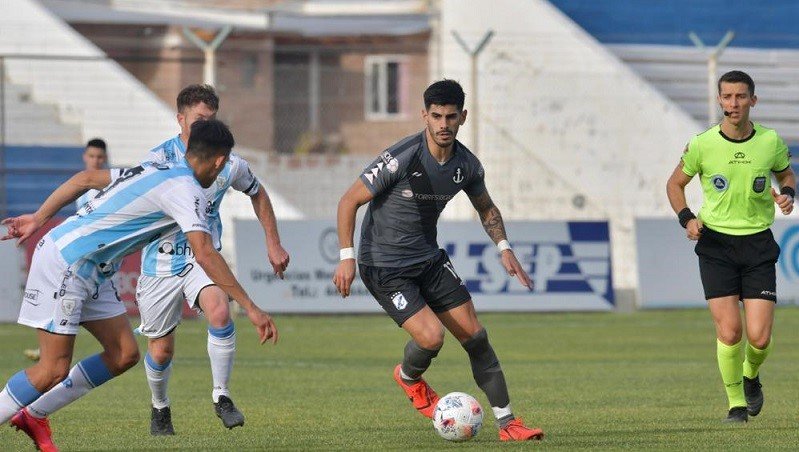A mano en Madryn: Brown y Rafaela empataron en el sur