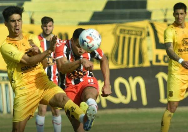 Mitre lo perdió en el último minuto