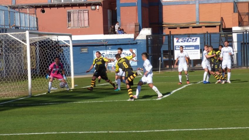 Santamarina cayó ante Tristán Suárez en el debut de Arzubialde