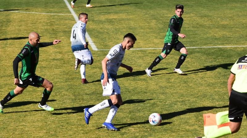 Sobre el final del partido, Independiente Rivadavia rescató un punto ante San Martín de San Juan
