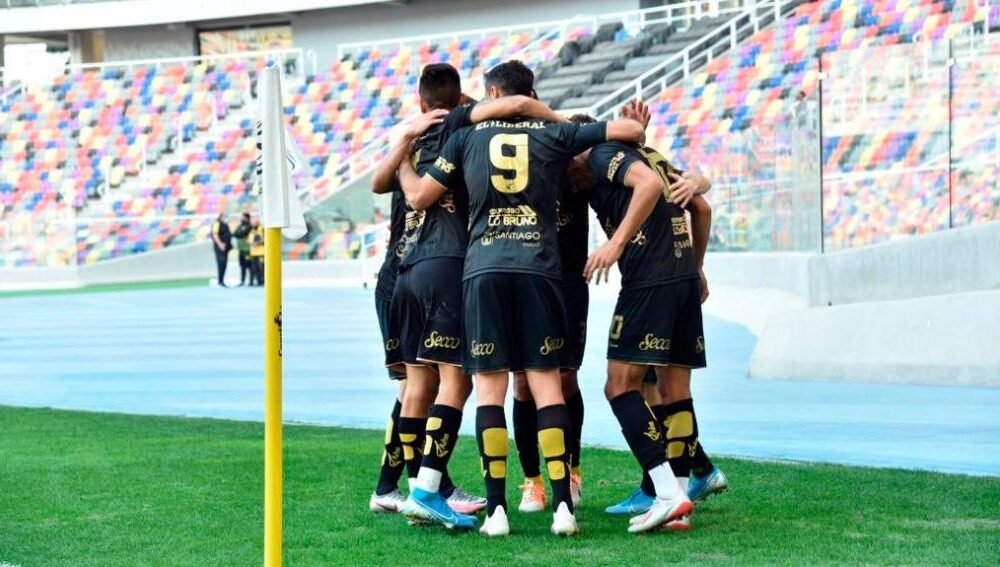 Mitre volvió a la senda del triunfo ante Chicago