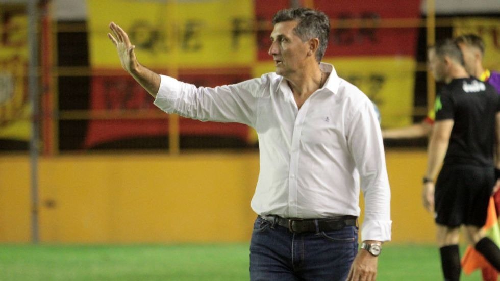 Carlos Mayor: «Este equipo tiene buenos jugadores y mucho compromiso»