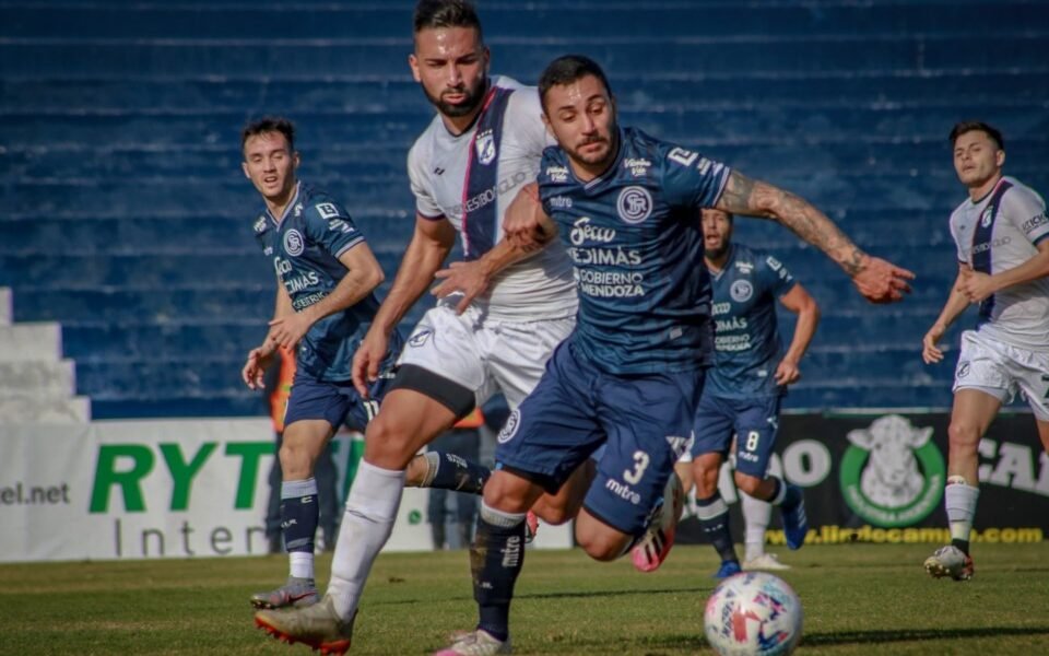 Guillermo Brown venció 2-0 a Independiente Rivadavia en Mendoza y rompió una larga racha sin ganar de visitante