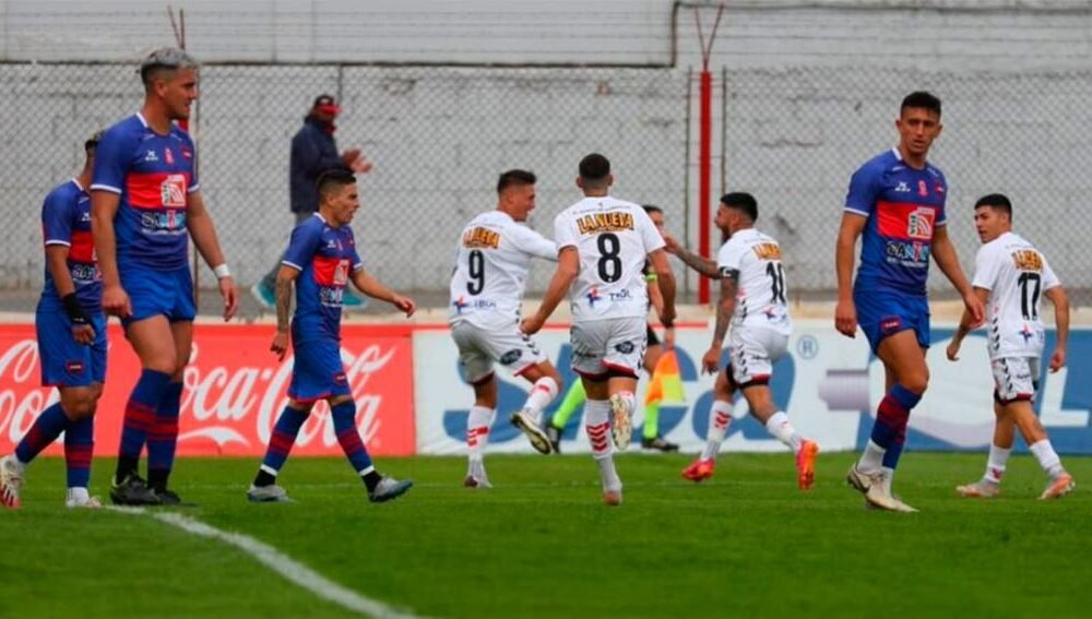 Güemes cayó ante Barracas Central y resignó su liderazgo en la Primera Nacional