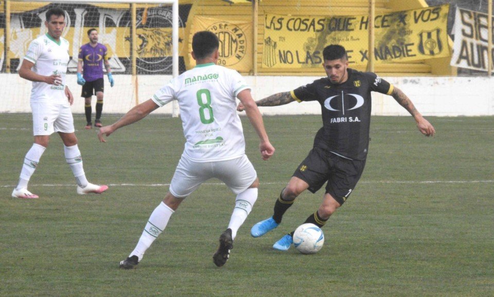 Deportivo Madryn le ganó a Ferro y sigue líder del Federal A