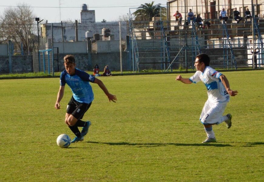 Juventud Unida (G) se floreó en el clásico al vencer por 4-2 a Gimnasia (CdU)