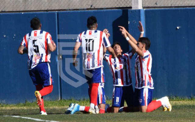 Peñarol goleó a Estudiantes en San Luis