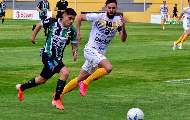 Villa Mitre y Olimpo igualaron sin goles