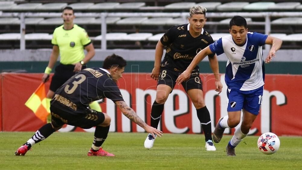 Quilmes superó a Alvarado y trepó al tercer lugar