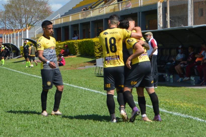 Crucero del Norte y Defensores de Villa Ramallo quedaron a mano