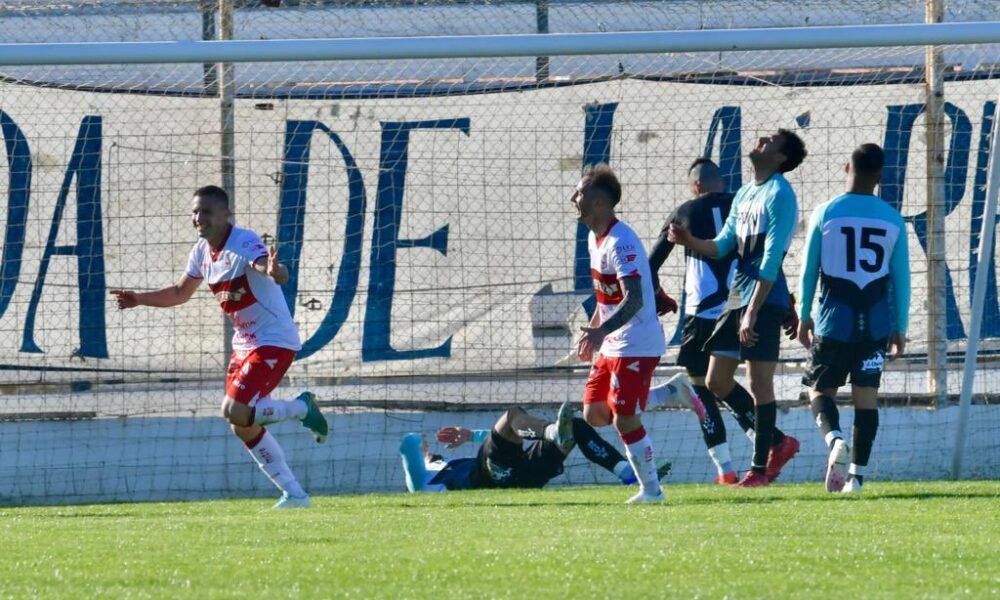 Morón ganó en Puerto Madryn y sigue peleando por el liderazgo