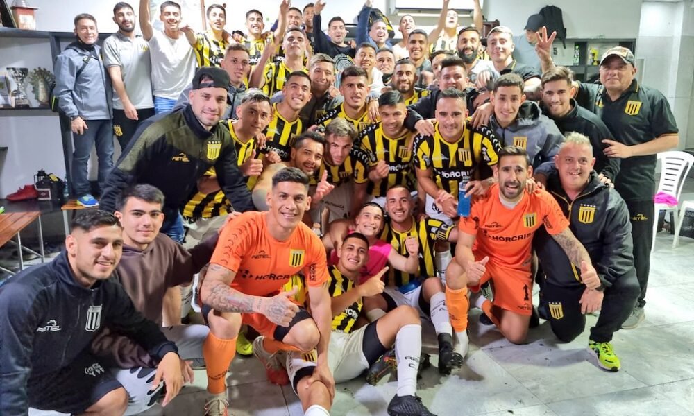Chimelazo para la victoria: Almirante venció a Riestra y aumenta la diferencia