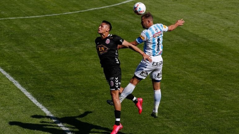Gimnasia empató ante Barracas y sigue prendido
