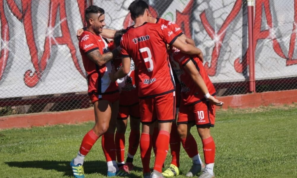 Maipú se quedó con un emotivo encuentro ante Atlanta