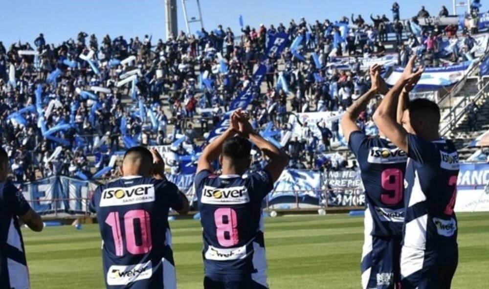 En la vuelta del público al Minella, Alvarado cayó 1-0 ante Estudiantes (BA)