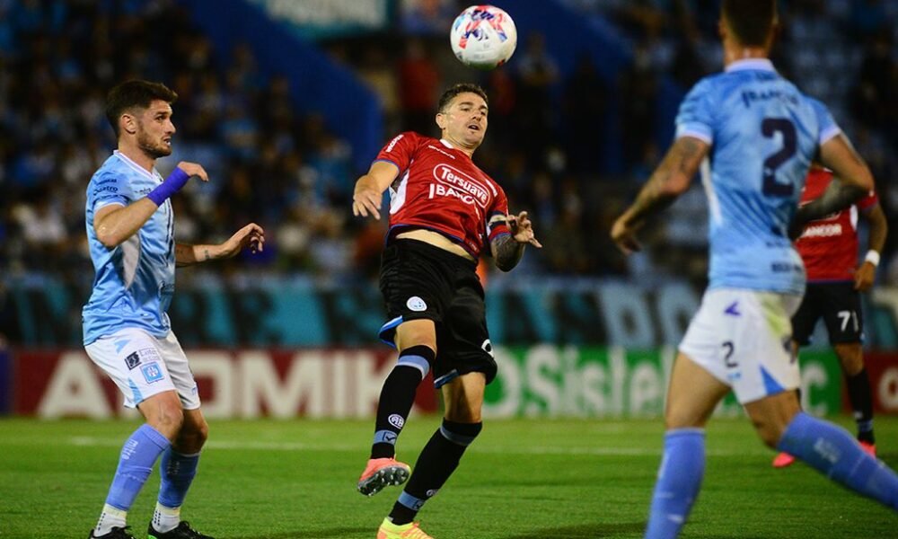 Belgrano lo ganaba, pero Estudiantes lo igualó con el tiro del final