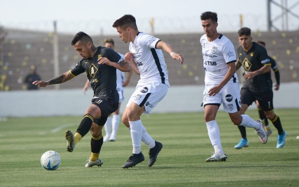 Deportivo Madryn cerró con un empate ante Cipolletti y ya piensa en la final