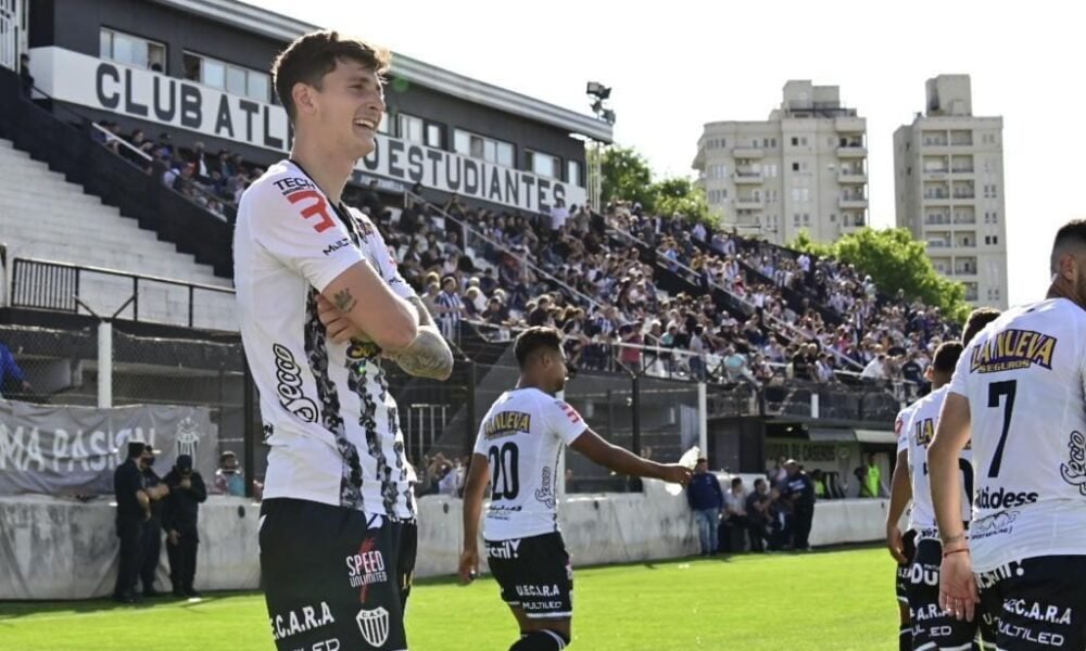 Estudiantes goleó a Mitre en Caseros