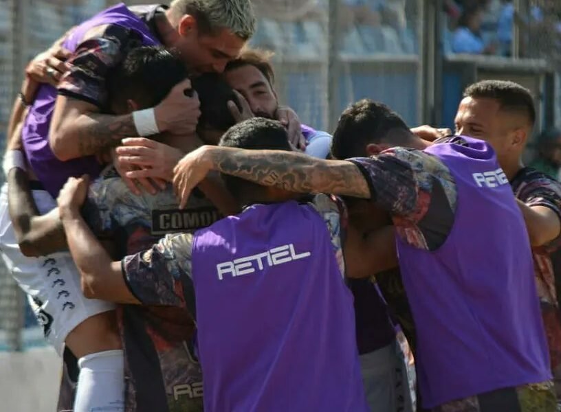 Gimnasia le ganó a San Martín y sigue prendido en la pelea